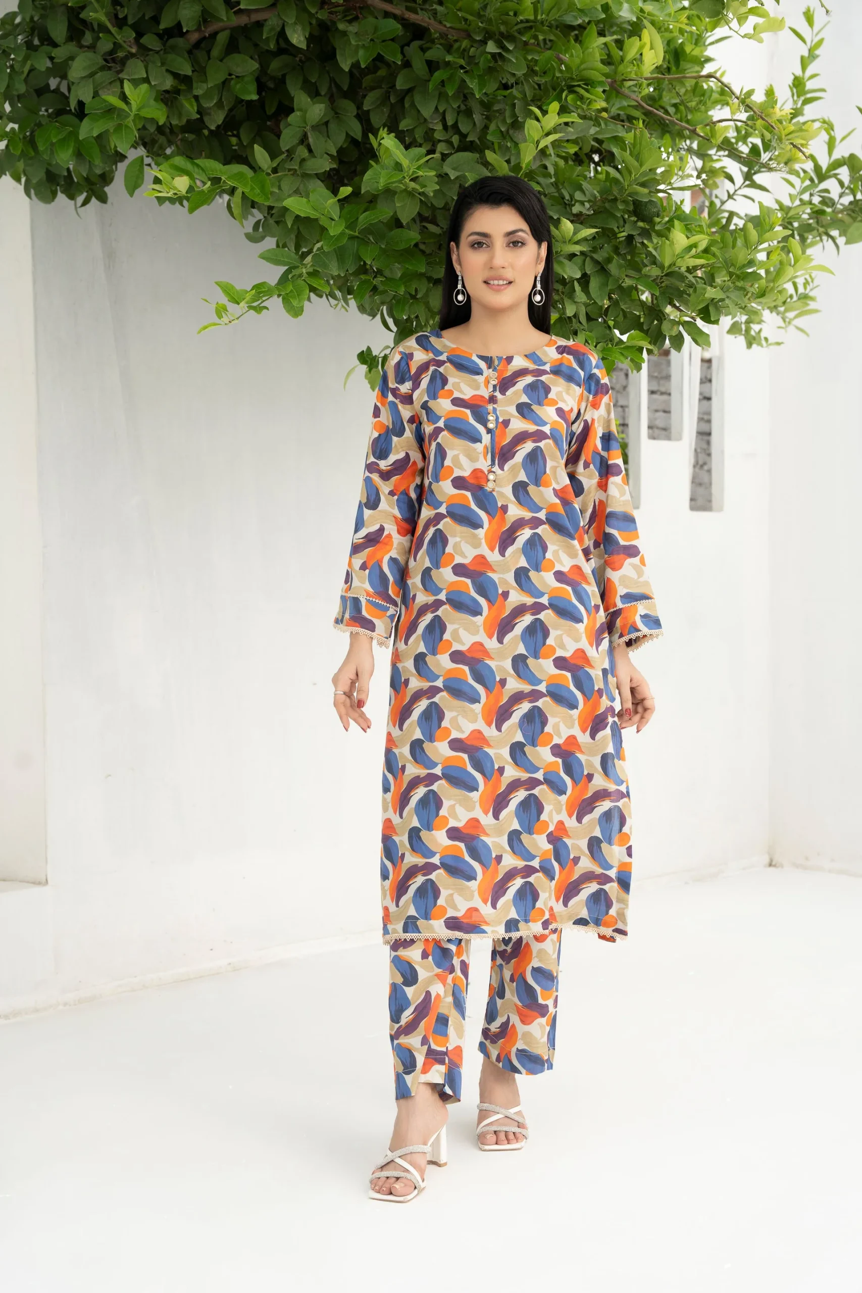 Ready-to-Wear Printed Lawn Two-Piece Suit Ready-to-Wear Printed Lawn Two-Piece Suit